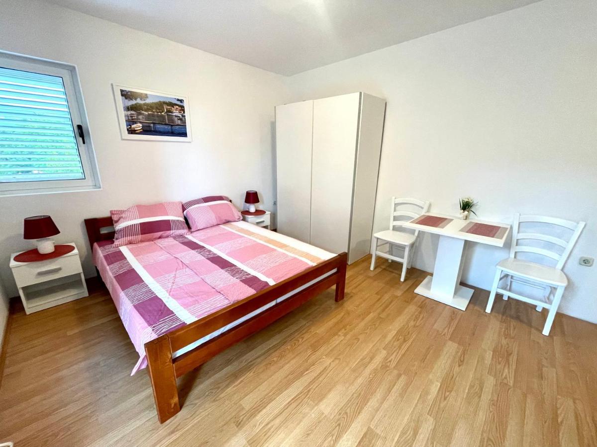 Villa Julie Jadranovo Eksteriør billede