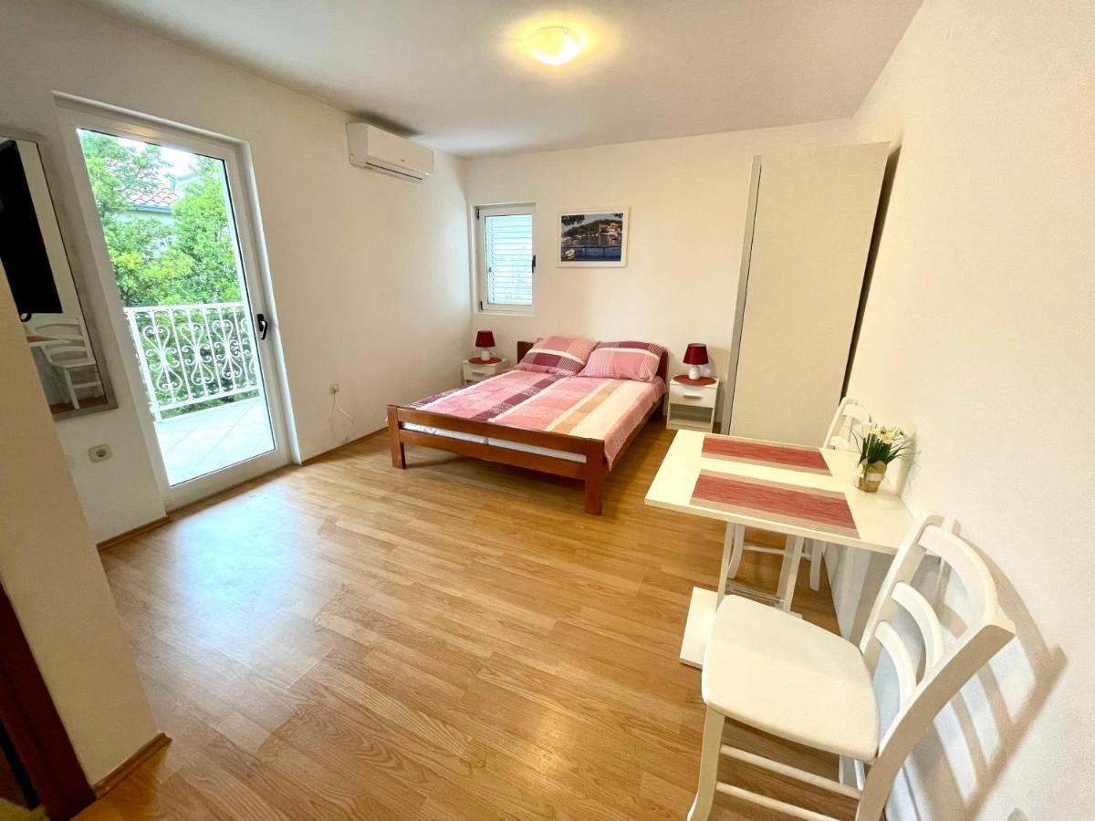 Villa Julie Jadranovo Eksteriør billede