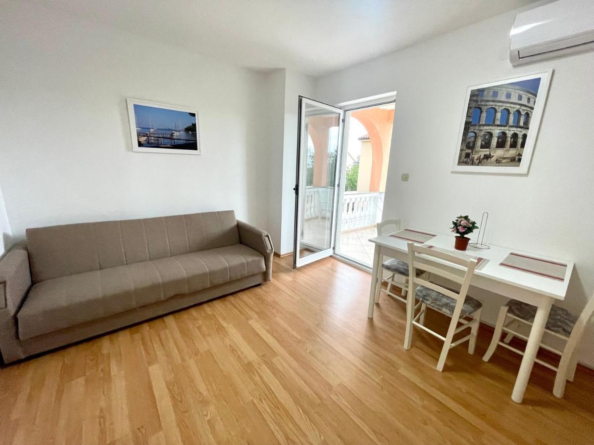 Villa Julie Jadranovo Eksteriør billede