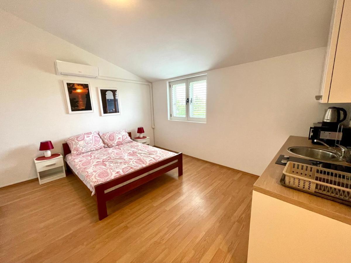 Villa Julie Jadranovo Eksteriør billede