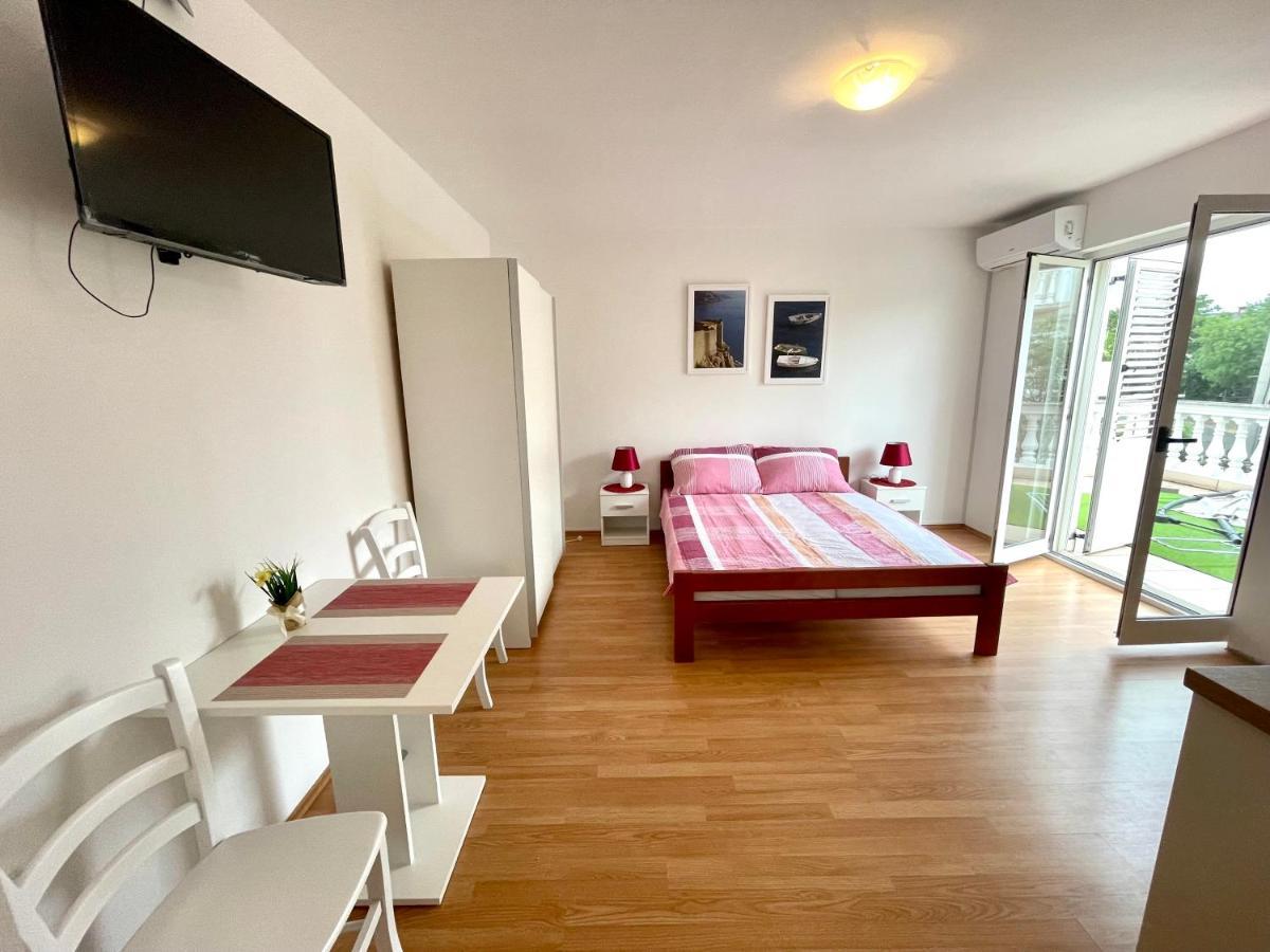 Villa Julie Jadranovo Eksteriør billede