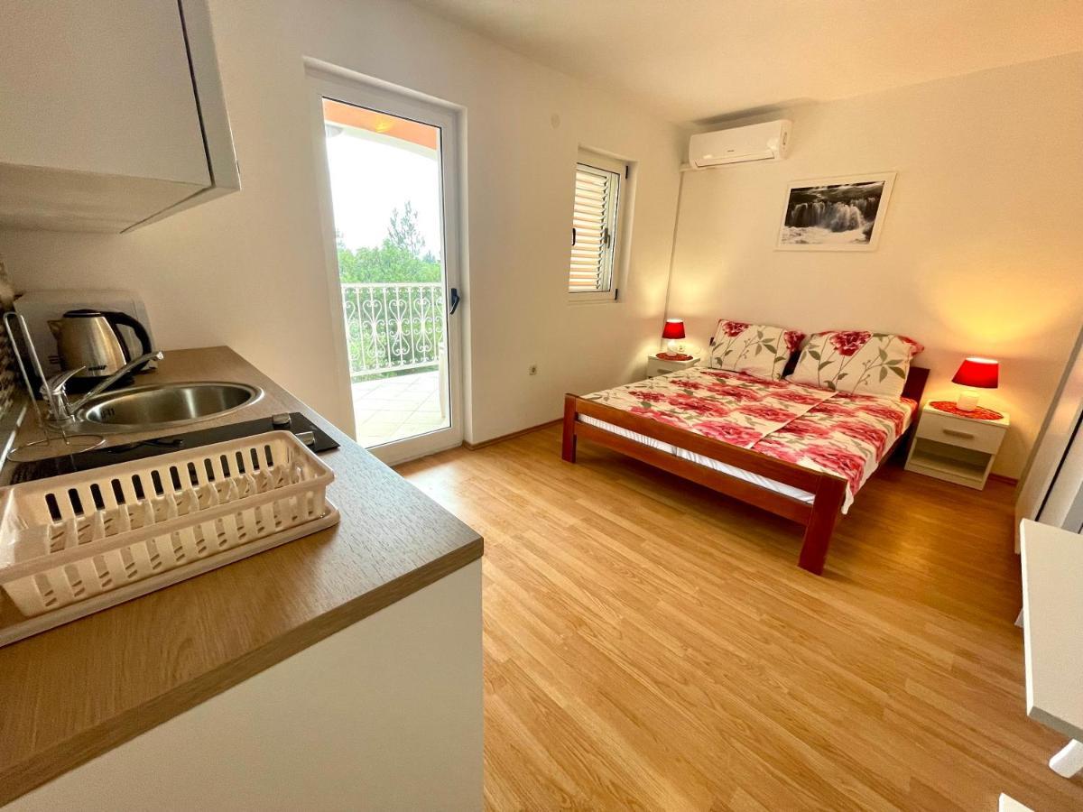 Villa Julie Jadranovo Eksteriør billede